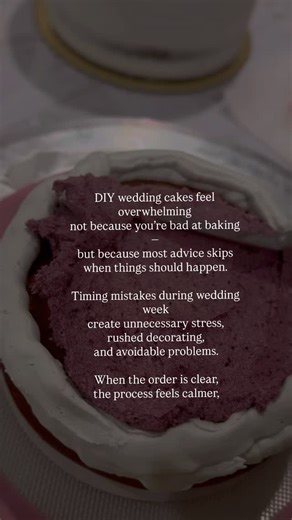 DIY wedding cakes aren’t hard — they’re just poorly timed. Most stress comes from doing the right steps in the wrong order, especially during the final days before the wedding. When the timeline is clear, everything feels calmer and more manageable — even for first-time bakers. This is why planning matters more than talent. Save this if you’re making your wedding cake at home 🤍 The full timeline checklist is inside my DIY Wedding Cake Guide. #diyweddingcake #weddingcakeathome #weddingcakeplanni