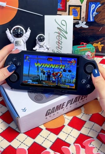 I can't believe this fits 3,000 games in my pocket... and yes, it actually plays 3D titles!#Priorities #retrogaming #gameconsole #gadgets #game