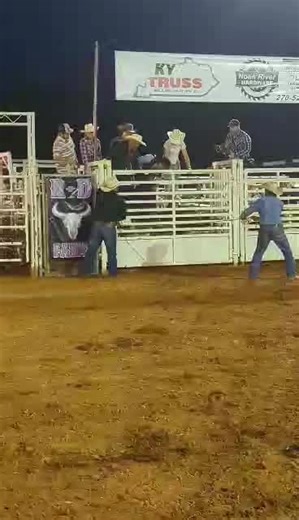 andrew.yoder09 (@andrew.yoder09)’s videos with Rodeo - user33046933528