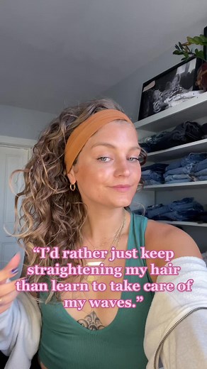 🔊 its really not that hard …. once you get the basics down. Wavy hair doesnt have to be complicated or time consuming. Check out my beginner series playlist for all the basics & low maintenance routines. #wavyhair #wavyhairrountine #wavyhairroutines #curlywavyhairtutorial #wavyhairjourney
