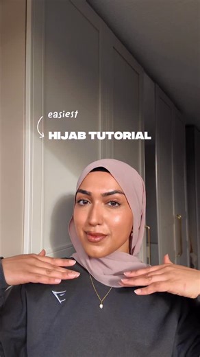 Aaliyah on Instagram: "Save for the simplest tutorial you’ll have ever seen in your life 👀✨ I actually have been doing this one style for years and it never fails to elevate an outfit. My hijabs are a mix from: @hawaa_clothing @amsons @eternal_hijabs_ and @noorthelabelhijabs ✨ Sweatshirt @gymshark ‘AALIYAH10’ still live on top of Black Friday Sale Prices 🦈 #fitness #gymmotivation #hijabtutorial"