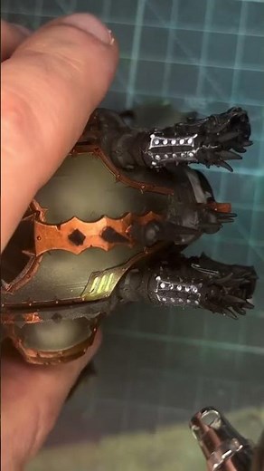 Let’s get glowin #painting #miniaturepainter #warhammer #warhammerpainting #40k #warhammer40k