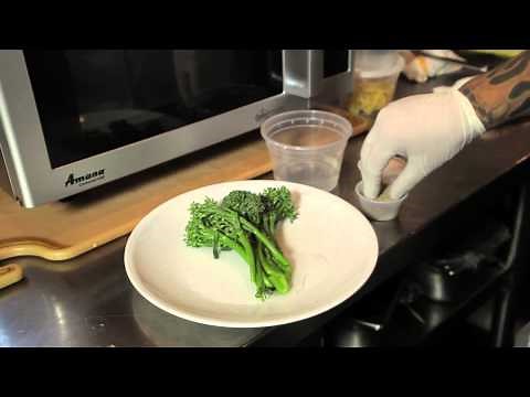 How to Cook Fresh Broccoli in a Microwave Oven : Frosting & Microwave Cooking