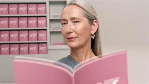 No7 Laboratories TV Spot, 'Slow Visible Aging'
