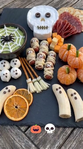 The Cutest Easy Halloween Snack Board 🎃👻