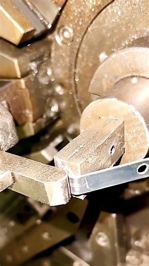 高速切削！金属加工の精密技術