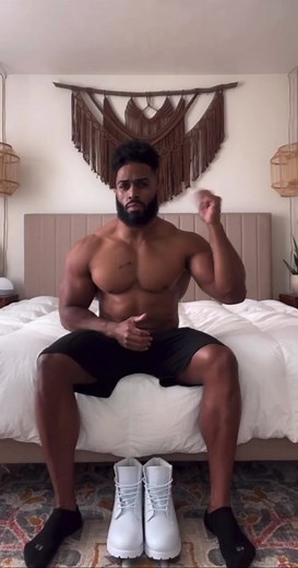 Let the Lugz Convoy boot compliment your next look. #Lugz #WalkWithUs