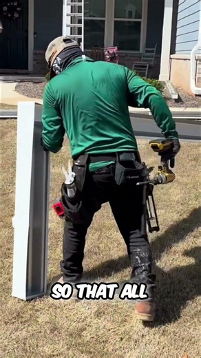 Perfect Gutter Bend: Precision Installation #homemaintenance #guttermaintenance #gutterinstallation