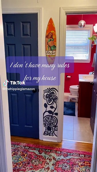 With so many cool lamps and neon signs in our house, why would we ever use the big light?! Anyone else love some fun mood lighting in their home? #homedecor #lights #interiordesign #lighting #maximalism #maximalist #maximalistdecor #colorfuldecor #colorfulhomedecor #colorfulhome #thriftedhome #thrifteddecor #diyer #diyhomedecor #eclecticdecor #eclectichome #neon #neonlights #moodlighting