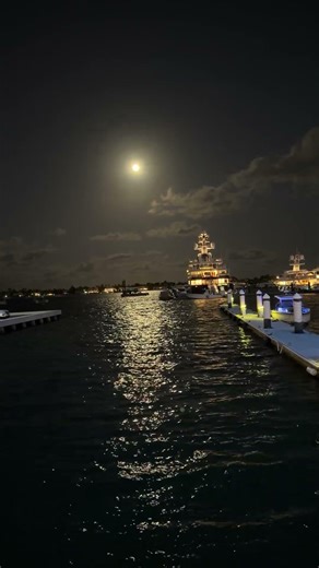 Moon over Palm Beach from the Inter Coastal.