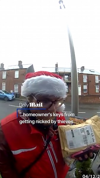 Postie dressed as Santa hailed after saving homeowner's door keys
