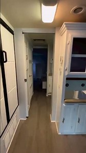 WORKHORSE W22 MOTORHOME T A 2004