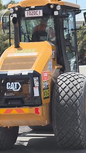 Spreading, compacting & trimming CTB with a pair of Cat machines with JBJ Civil #construction #caterpillar #heavyequipment #tractor | Ifilmiron