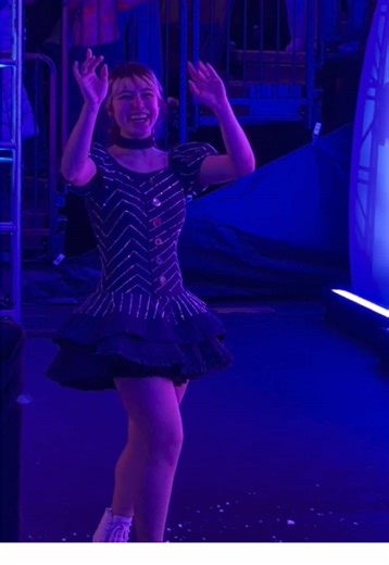 Full post coming later bc the whole show was DOPE but the queen needed a moment of appreciation 😍 Such a humble & sweet soul & I’m grateful that she shared her art with us! Last clip she saw two girls in my section with wigs that matched her hair andJimmy was joking that they might’ve done it better then her 😂 The best energy, thank you for being you @frigouscigous 🩵#AlysaLiu #IceSkating #Olympics