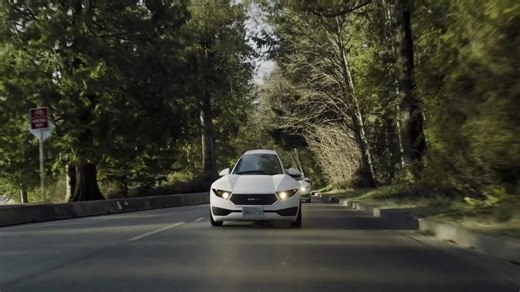 Solo is an economical urban electric vehicle with zero emissions, enabling travel anywhere and unlimited possibilities. It changes the way people live.