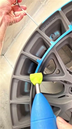 The high flow Vaxinator pneumatic vacuum for the quick and easy clean.