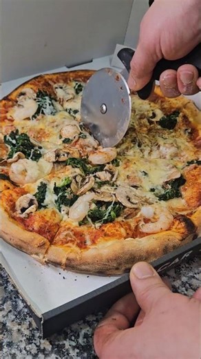 Fresh Seafood Pizza 🍤 | Cut in a Real Pizzeria