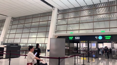 Storm whips through airport in China