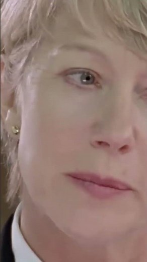 Hellen Mirren told Kelly Reilly not to attend drama school | Star Fun Facts #kellyreilly #celebrity