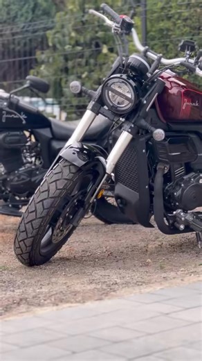 Junak M12 Vintage 400. Niezwykły motocykl o mocy 42 KM w cenie 21 999 zł. | Junak