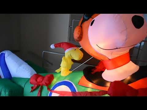 Christmas inflatable SNOOPY in a airplane 12 feet wide huge huge
