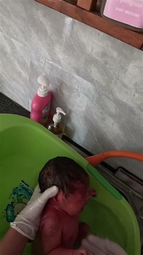 Part 2: How To Bathe Baby Newborn.
