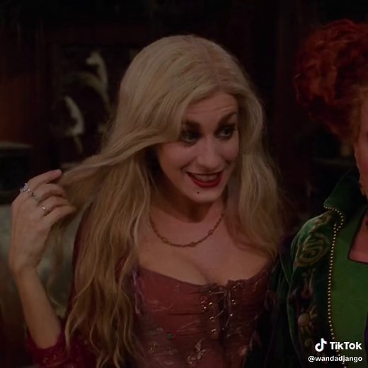 The Enchanting Beauty of Sarah Sanderson in Hocus Pocus