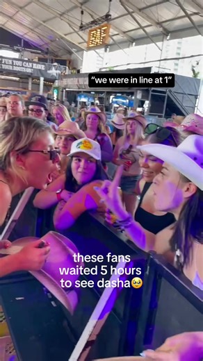 @Dasha has the best fans🙏 #dashville #fangirl #dasha #countrymusic #barricade