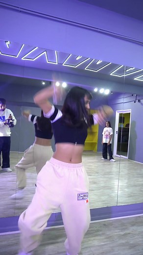 Quien les gustó mas? Elijan 2 🤭 ig : @emirabdulgani