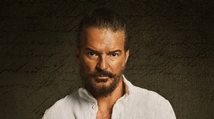 Ricardo Arjona vuelve a la música con su nuevo álbum “Seco”: “Lo empecé en silla de ruedas”