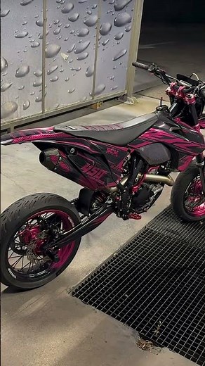 Bike❤️‍🔥#supermoto #husqvarna #ktm #supermot #wheelie #stuntriding #4stroke #motolife #exc #stunt