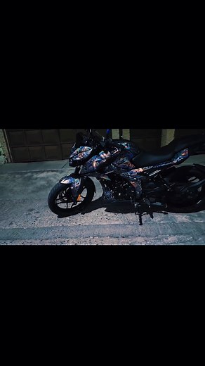 Diseño Azteca en Material Holográfico para Motos