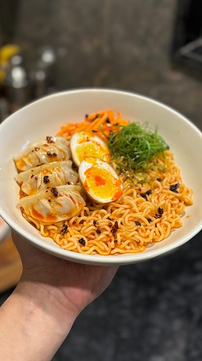 Arjun Narula on Instagram: "Just wanted to make some dumplings… but ended up building a whole bowl of comfort. Homemade gyoza, jammy eggs, pickled carrots, and that chilli oil magic from @masterchow.in that just ties it all together. Every topping had its moment, but honestly… that first bite? Unreal. Save and make your weekend a little spicy 🌶️👨‍🍳 Chicken Gyoza/Momo:- Chicken mince/keema: 500g Onion: 1 small (chopped) Green onions: handful chopped (optional) Ginger garlic paste: 1 tbsp Light