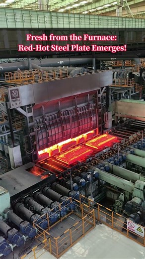 Fresh from the Furnace: Red-Hot Steel Plate Emerges! #carbonsteel #pipelining #factory #hotrolled