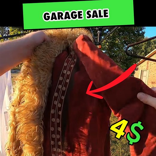 100K views · 1K reactions | Unique Mickey Mouse Clock! *Yard Sale* | Froggy Flips | Facebook