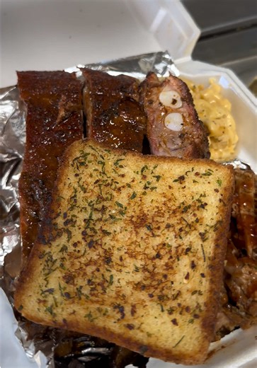 TONIGHT (2/19) we will be at our Kingpin BBQ Home Front from 5:30pm-8:30pm‼️ Address: 980 N Cooper Rd, Chandler, 85225 REMINDER: we are still adjusting to the large amount of customers we’re getting every shift and we appreciate EVERYONE’S patience, not only while they wait in line, but while we make stock adjustments. We are still looking for INVESTORS so please if you are interested DM or call ‼️ 8006797040 #arizona #bbq #foodtruck #supportsmallbusiness #fyp