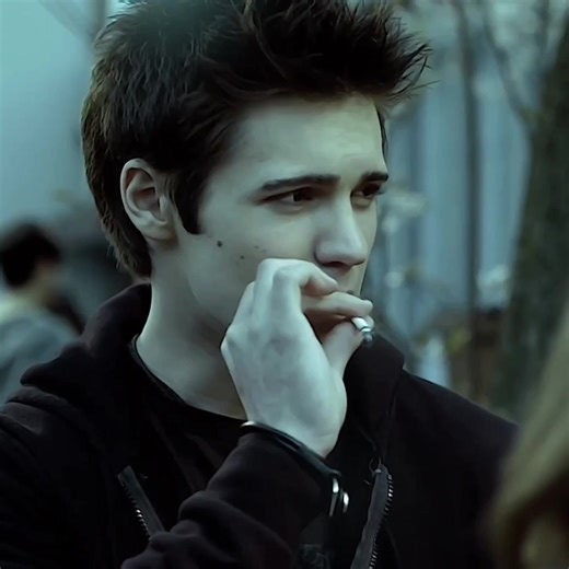 Jeremy Gilbert in The Vampire Diaries: A Deep Dive