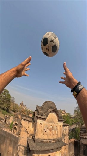 Fitball vs Parkour 😱💥#shortvideo #shotrs #shortsvideo #youtubeshorts #parkour #flip #shortsviral