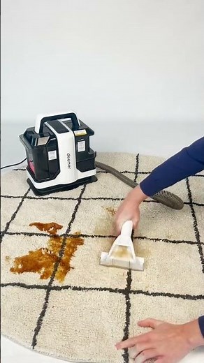 🧼 Schone tapijten in een handomdraai! Met onze Deemer tapijtreiniger wordt elke vlek weggetoverd 🪄