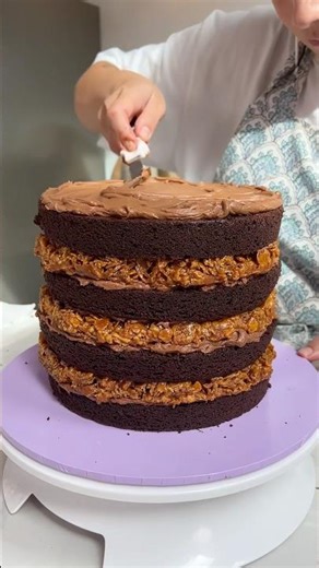 Would you make this caramel cornflake cake? 🤤