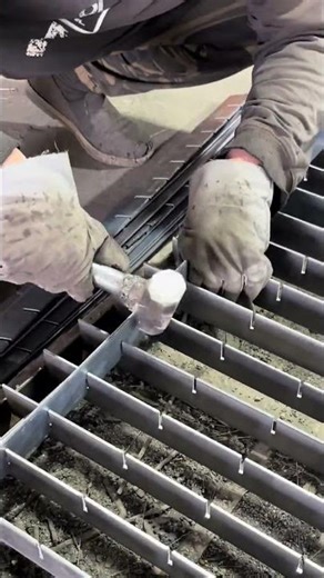 Platform steel grating