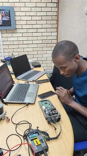 23K views · 255 reactions | Here Siyanda is working on an Audi...