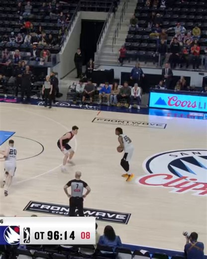 Harrison Ingram’s 2025-26 G-League stats:16.8 ppg12.8 rpg (led the league)5.0 apg1.9 stocksone of my fave college hoopers in recent memory. will he finally get some burn with the Spurs this upcoming season?