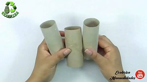 Haz una cesta usando sólo Tubos de cartón del papel higiénico! ✎ MATERIALES: - 50 tubos de cartón - Pintura acrílica - Pinceles - Cola blanca - Regla y lápiz - Tijeras | Ecobrisa Manualidades