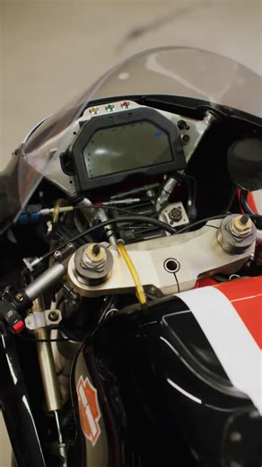 From the H-D Museum vault, we dissect Harley-Davidson's factory AMA Superbike, the VR1000​. More on the way soon from @missjessyjess at the Harley-Davidson Museum. | Harley-Davidson Australia & New Zealand