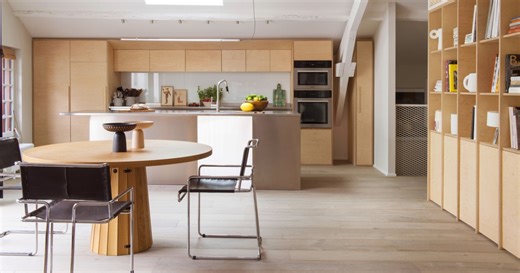 À Saint-Jean-de-Luz, une maison basque rénovée en loft moderne et épuré