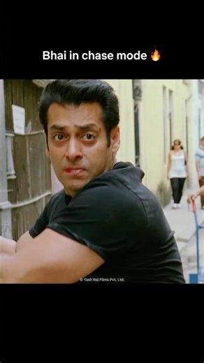 #SalmanKhan’s ICONIC Chase Sequence From #EkThaTiger Still HITS 😮‍💨🔥 #ActionThriller