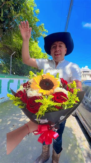 Un día inolvidable @OSITOS CHOCHOLATES IBARR🐻🤠💐 #ibarraecuador🇪🇨 #593ecuador🇪🇨 #ibarra #ibarra_imbabura_ecuador🇪🇨🇪🇨 #ibarrablanca