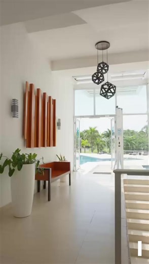 🏝️ This Is What “Work From Anywhere” Looks Like | Insurance Agent Life Most people think working from home means sitting at a desk all day… But imagine running your business from a beachfront condo in Panama. 🌴 The insurance industry is one of the few careers where you can work remotely, set your own schedule, and help families protect their future. If you’re tired of the 9-5 and want more freedom, becoming a licensed insurance agent could change your life. You can start your course online tod