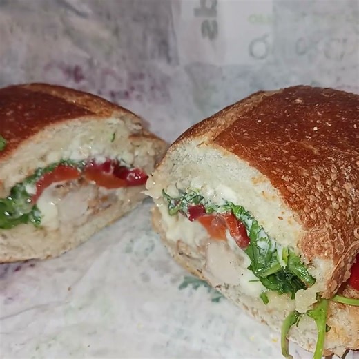 SUBWICH CHICKEN MOZZARELLA FROM QUICKCHEK. #foodie #food #chicken